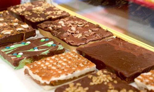 Fuzziwig's Candy Factory Opens in Tucson, Arizona